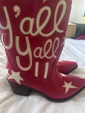 Red 'Y'all' Western Cowboy Boots with Star Appliqué